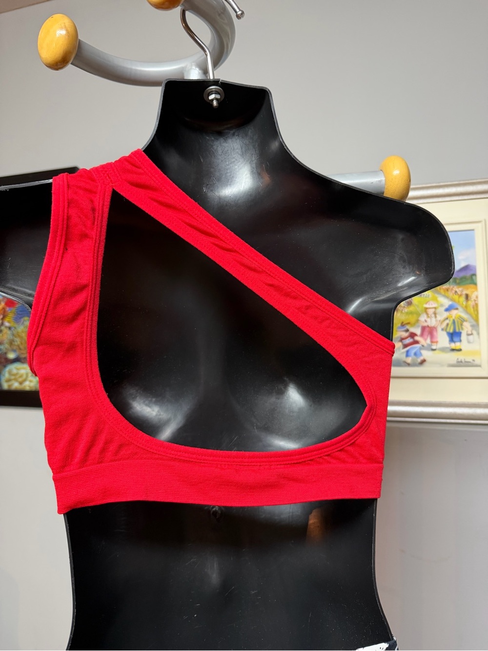 Cutout Ribbed Sports Bra - Red - Picture 4 of 7